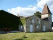 Domaine-noble-au-milieu-des-vignes-en-Gironde