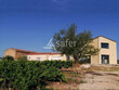 Cave-particuliere-moderne-et-Domaine-viticole-familial-en-zone